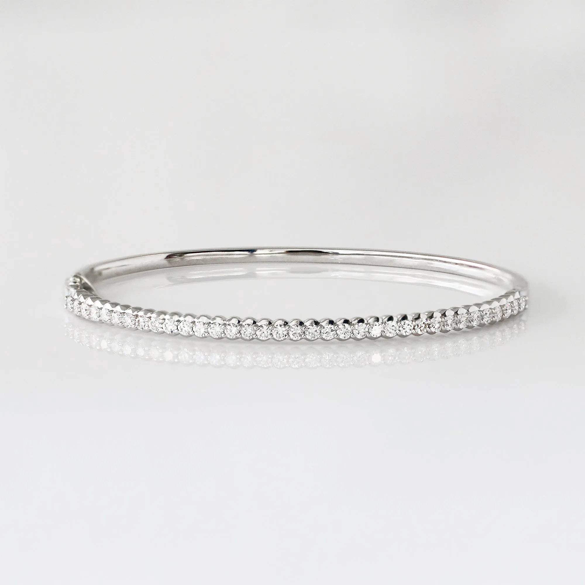 0.86ct Round Diamond Bangle (White/Rose/Yellow Gold)
