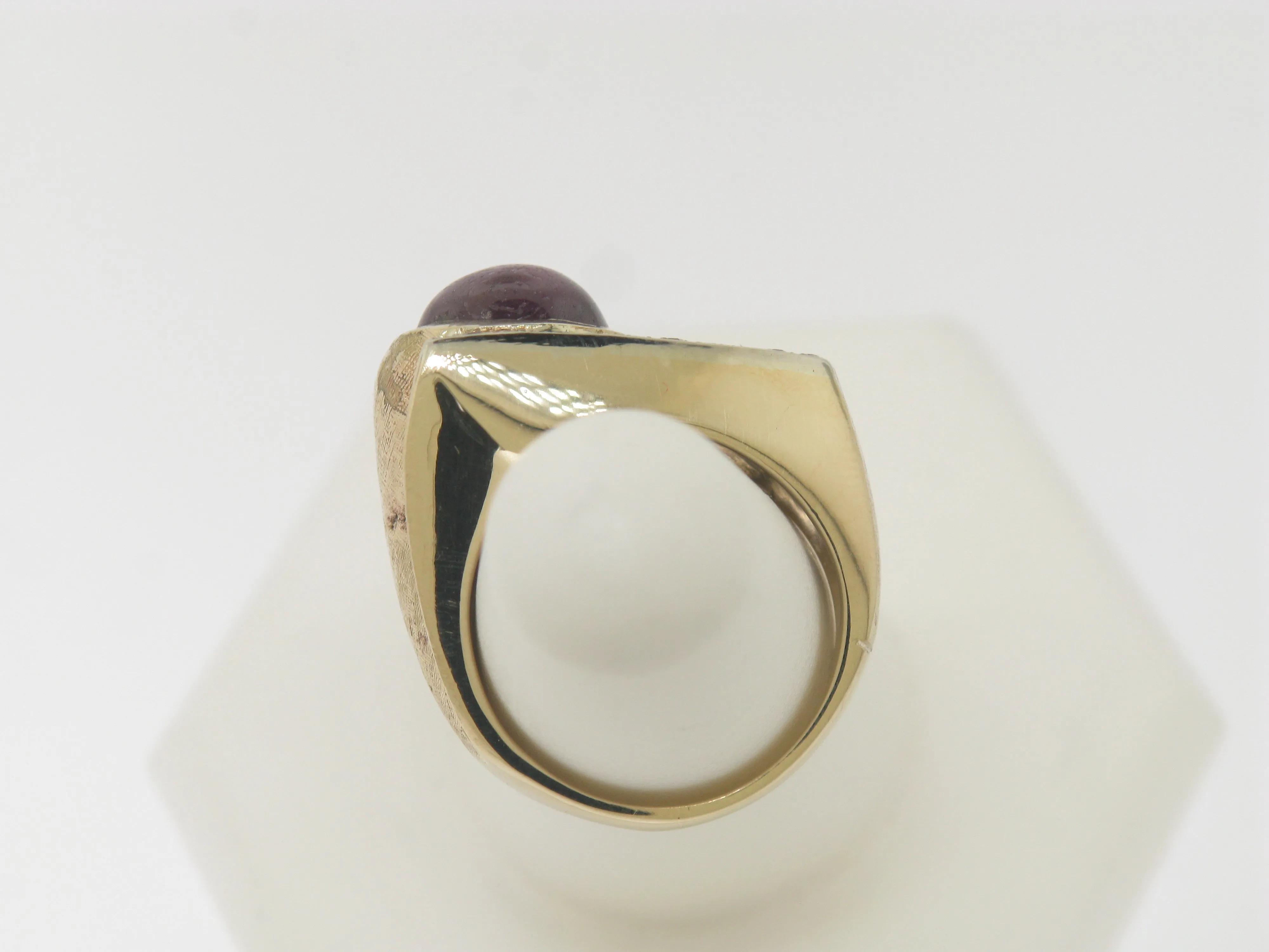 14K Yellow Gold Purple Star Sapphire (Genuine) and Diamonds Ring Size 6.5