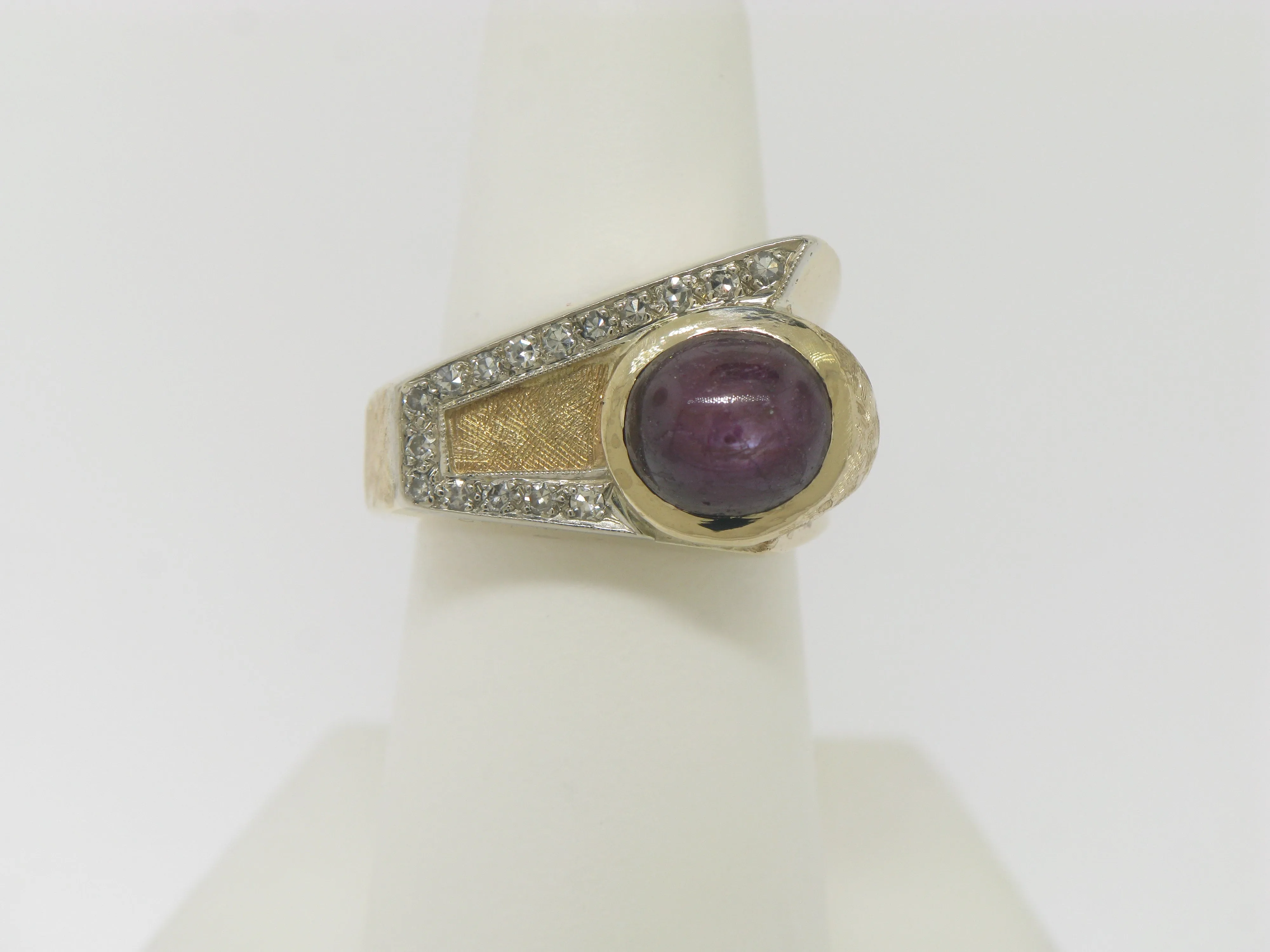 14K Yellow Gold Purple Star Sapphire (Genuine) and Diamonds Ring Size 6.5