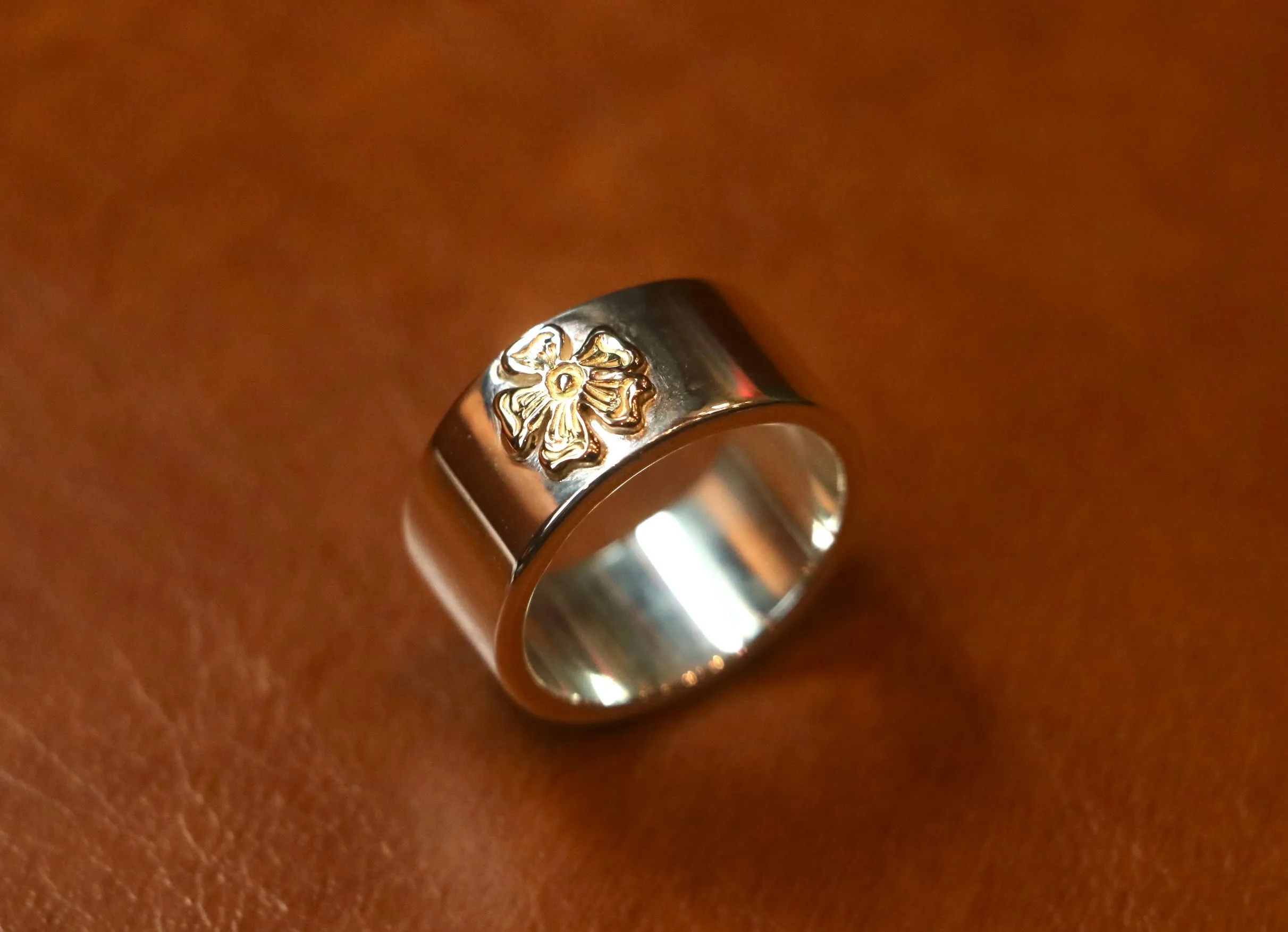 18K Gold Hana Flat Ring