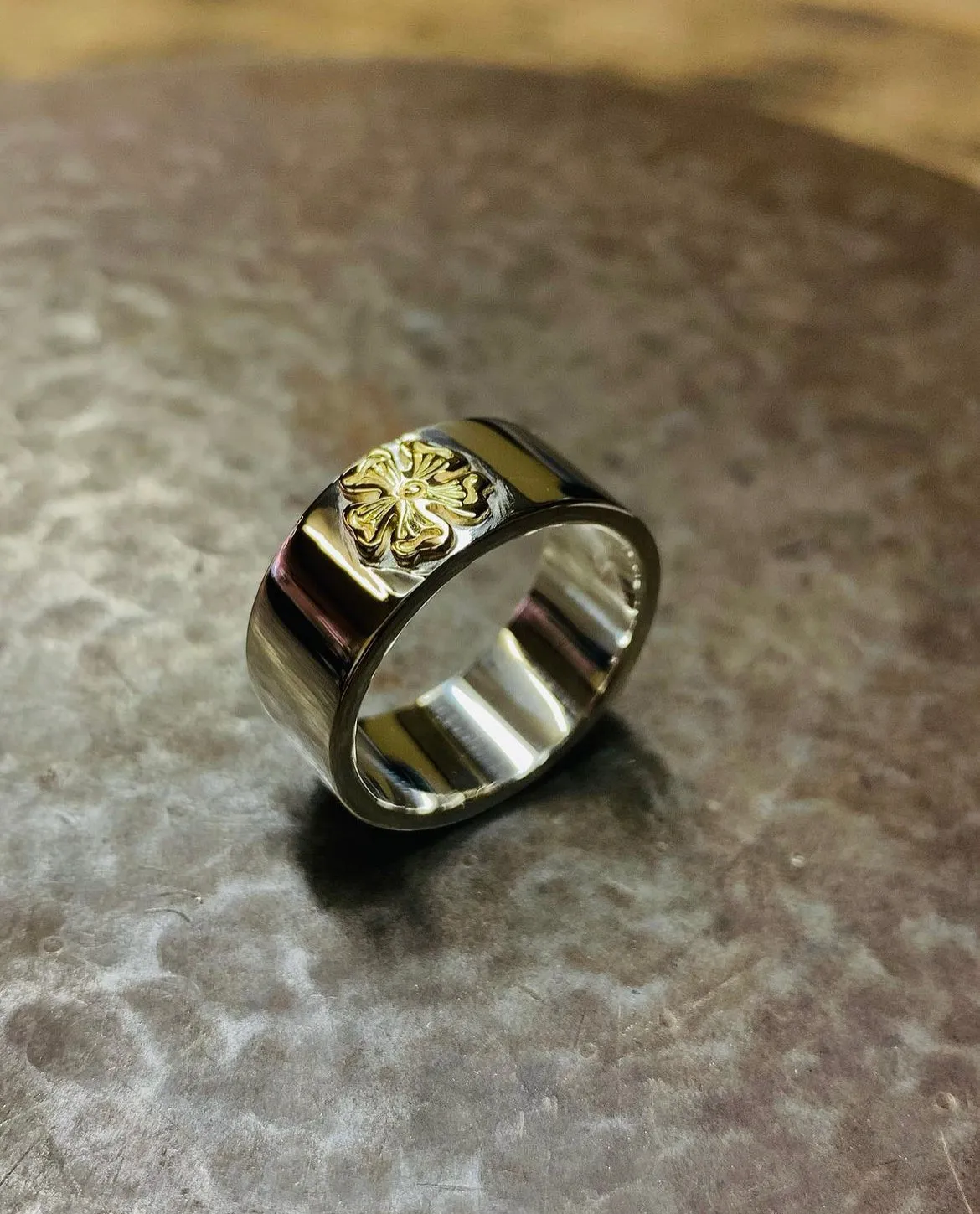 18K Gold Hana Flat Ring