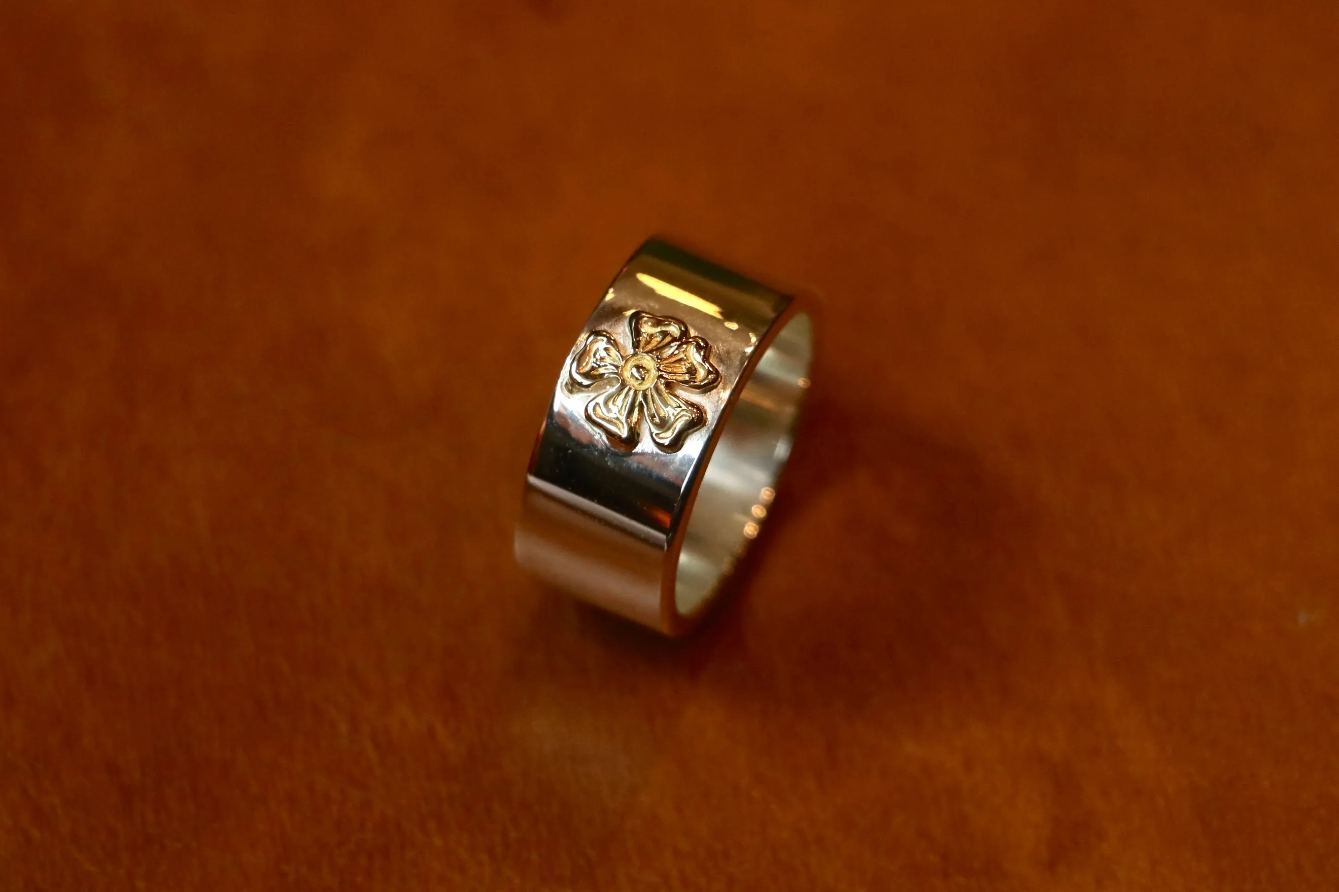 18K Gold Hana Flat Ring