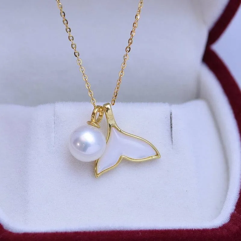 7-8mm Freshwater Pearl Fishtail Pendant Necklace