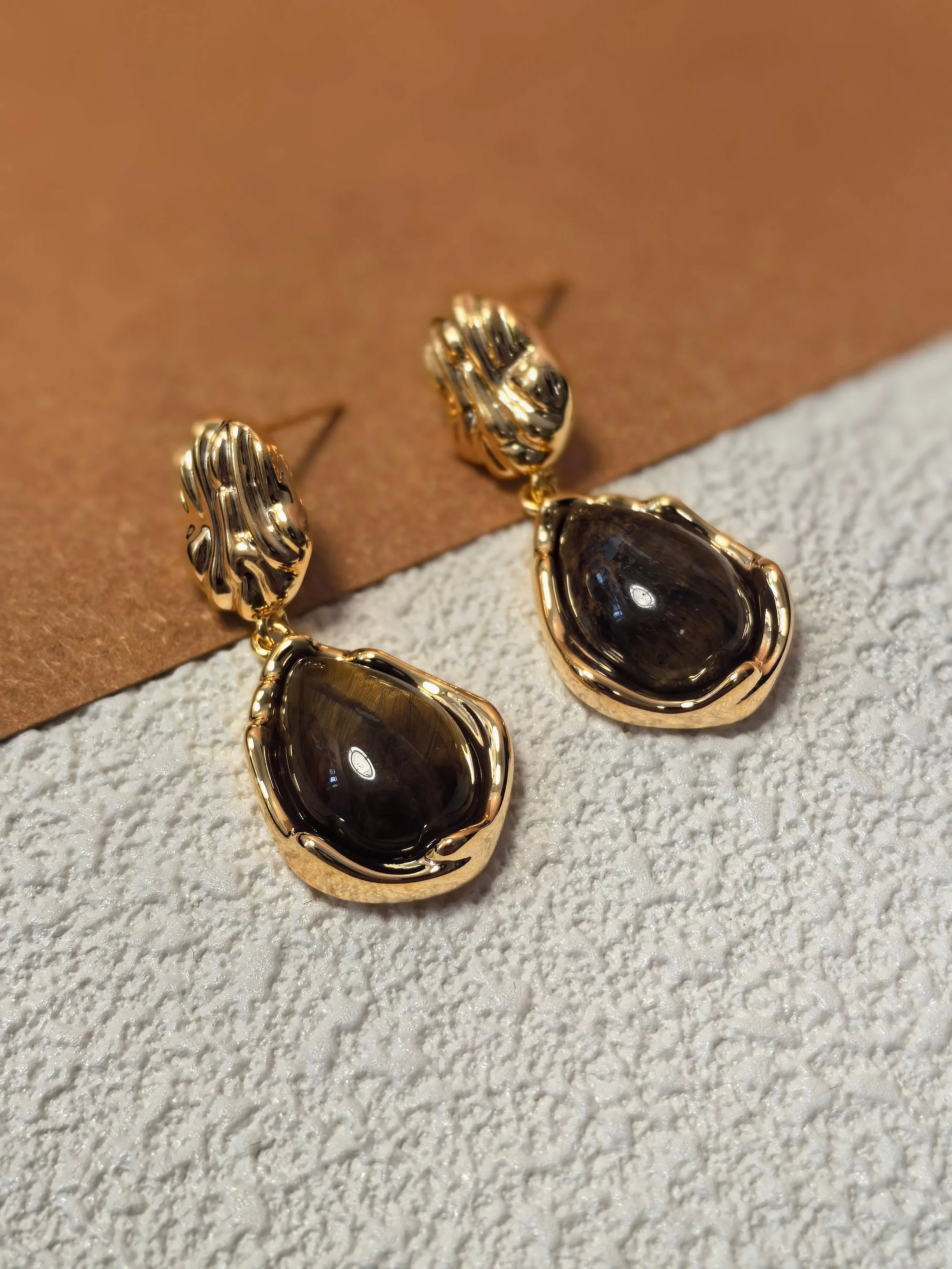 Aesthetic Goldtone Chic Post Back Amber Drop Dangle Earrings