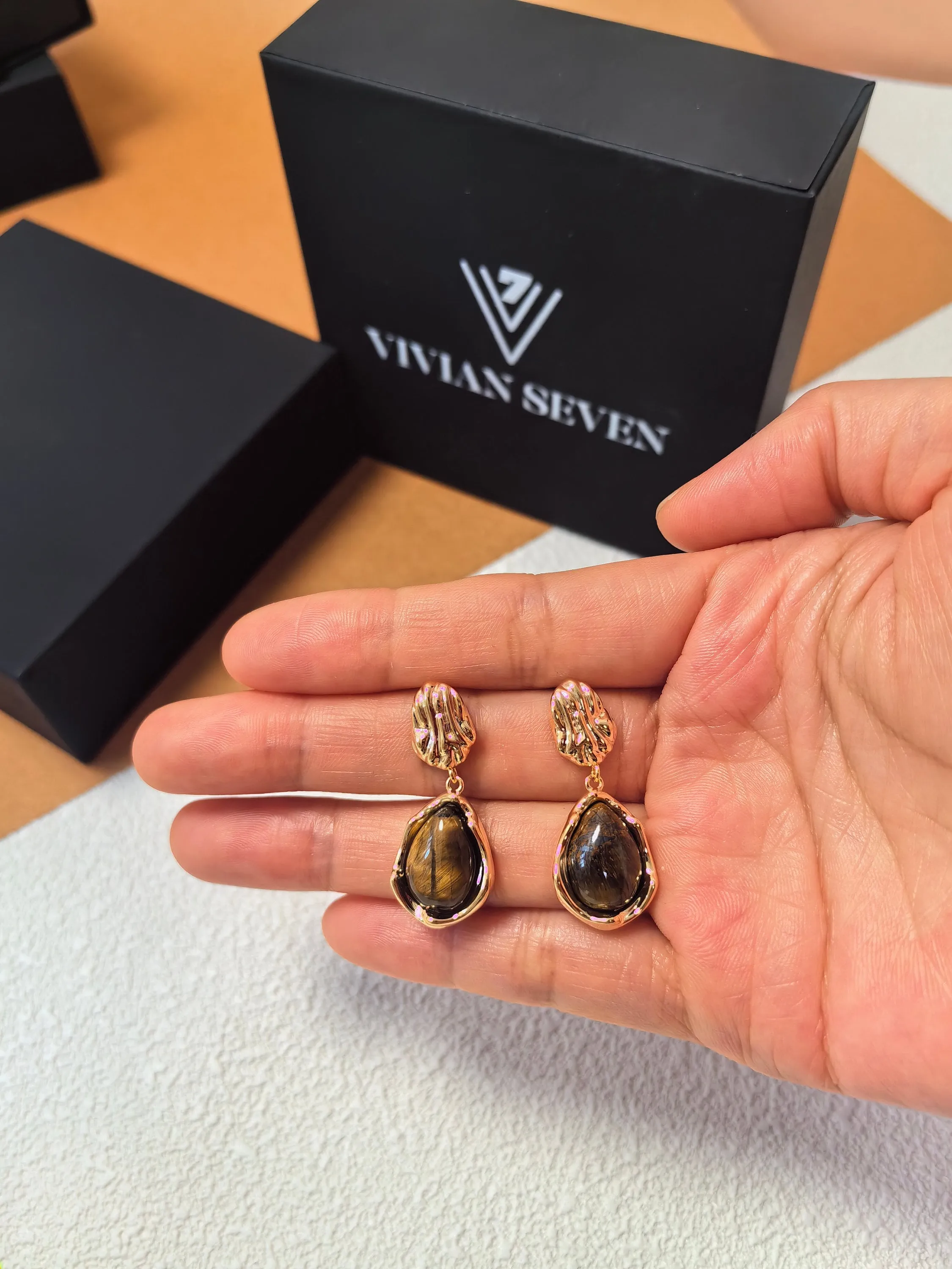Aesthetic Goldtone Chic Post Back Amber Drop Dangle Earrings