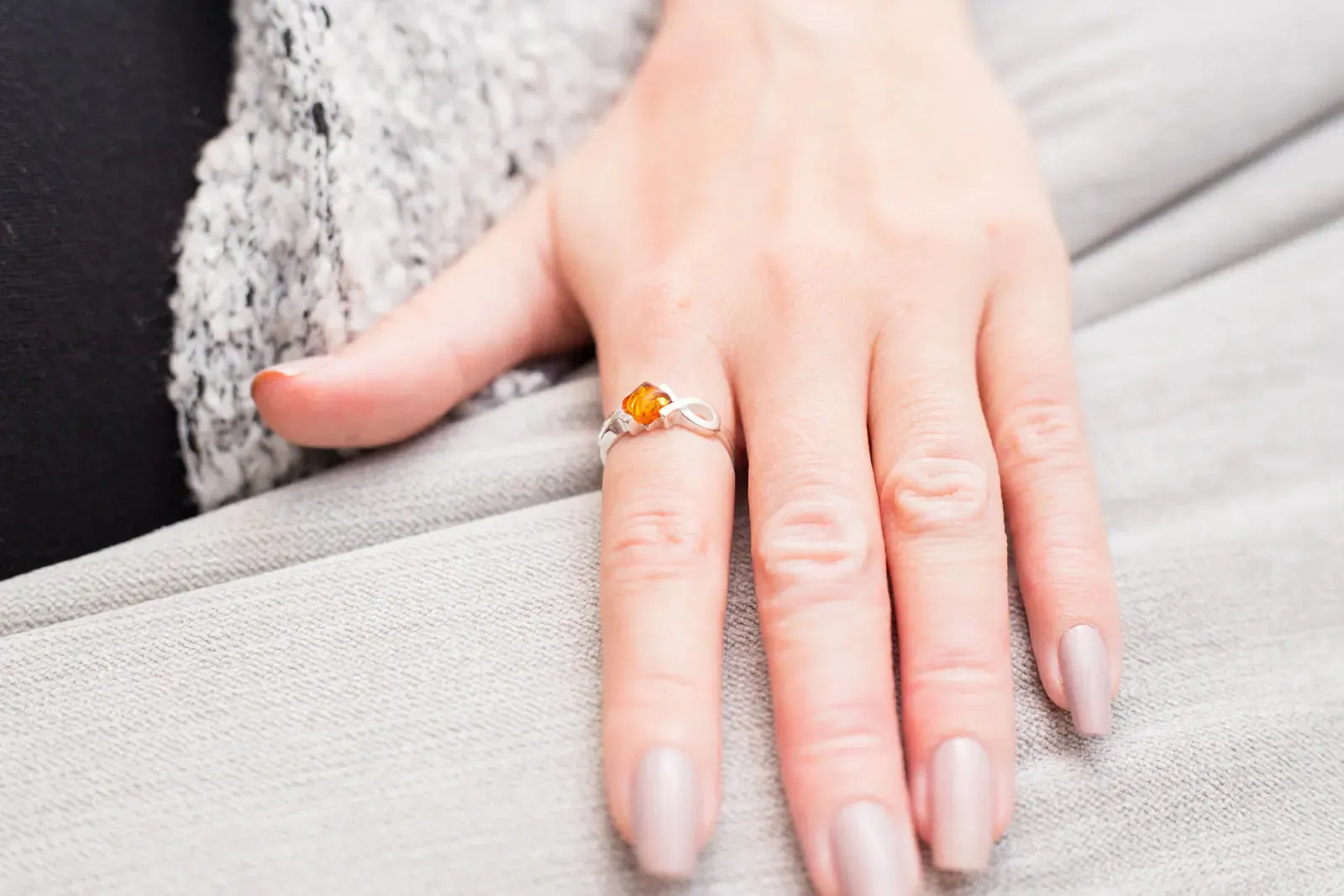 Amber Diamond Infinity Ring - Elegant Sparkling Gemstone Jewelry for Any Occasion
