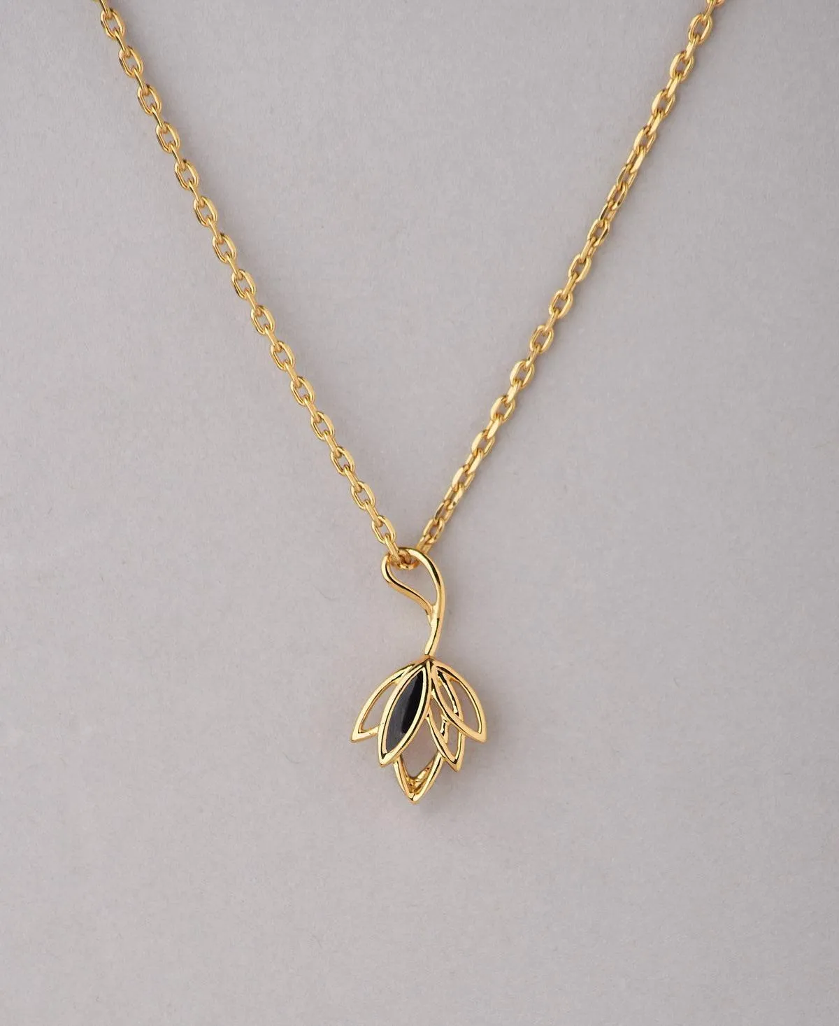 Beautiful Lotus 18Kt Gold Pendant