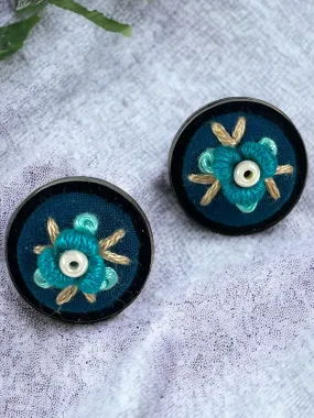 Cosy Daisy, Stud Earring  Blue Topaz