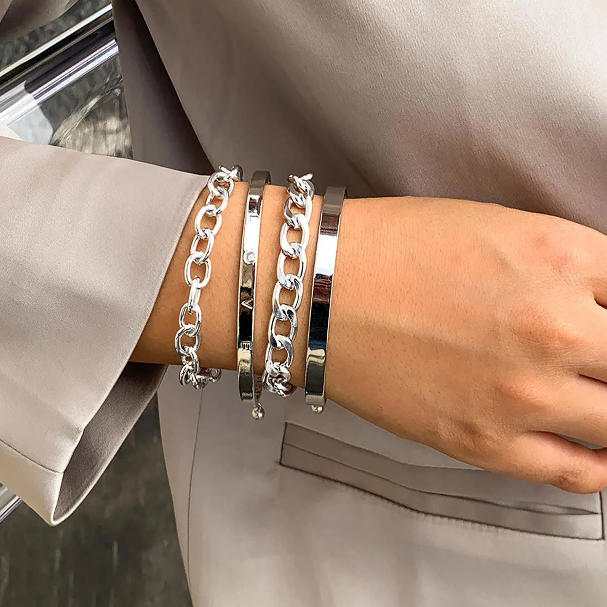 Elegant Smooth C-Shaped Hollow Chain Bracelet Set - Gold Bracelet for Women