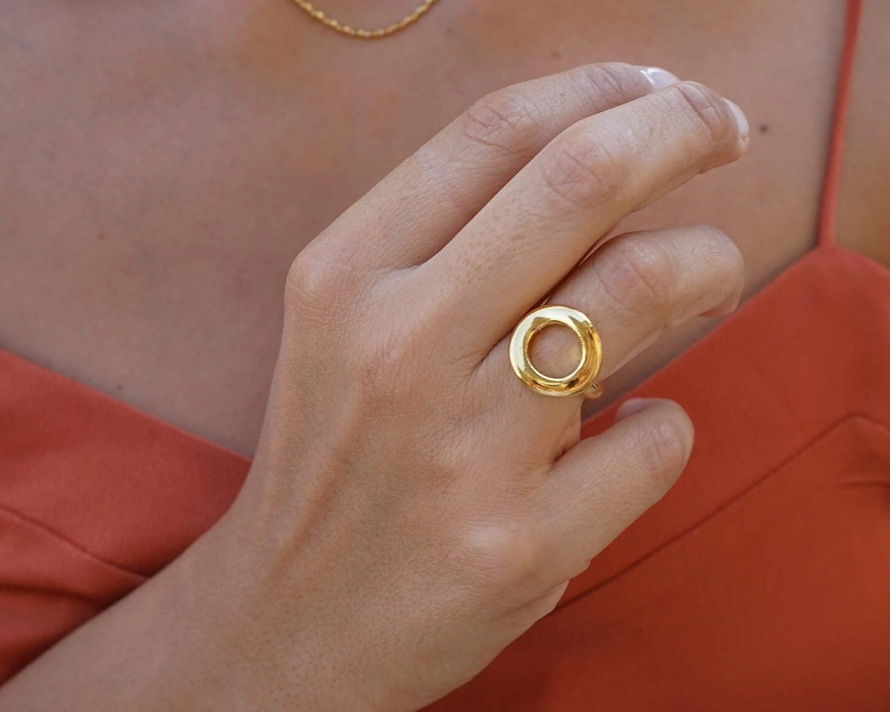 Gold Hollow Round Ring