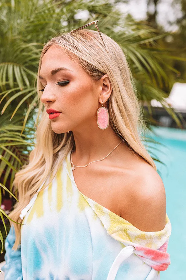 Kendra Scott Danielle Gold Statement Earrings in Iridescent Coral Illusion