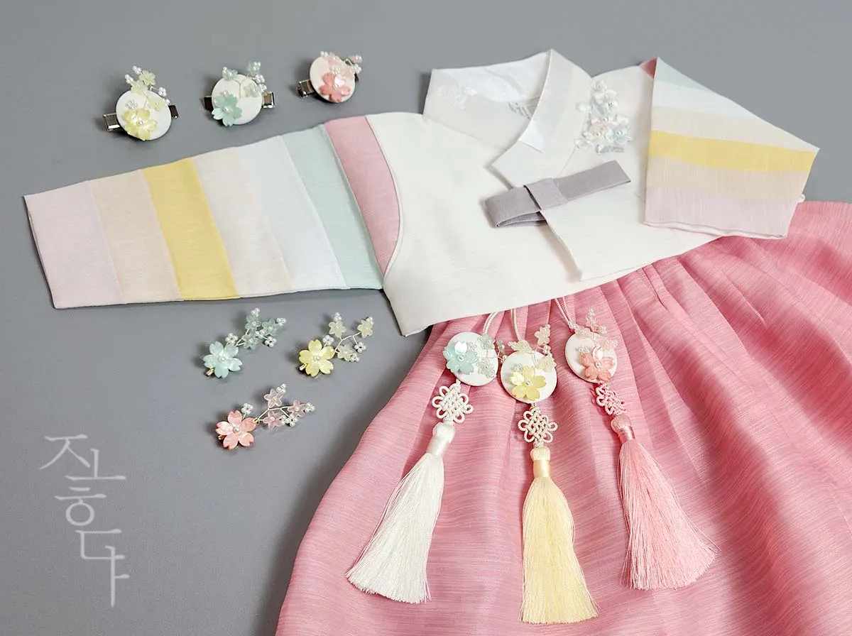 Mother of Pearl Flower Norigae (3 Colors)