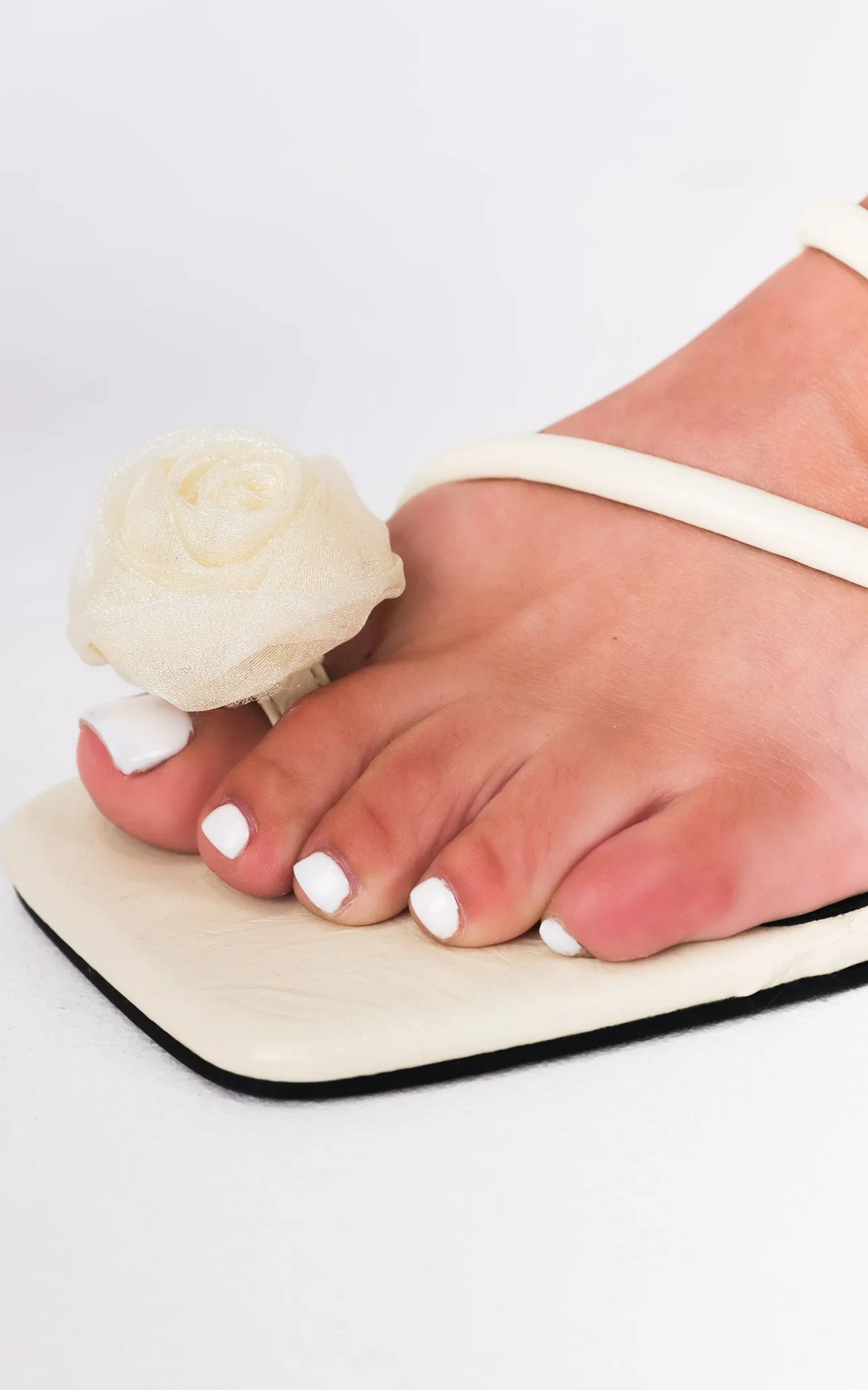(Preorder) Primrose Low Block Flat Sandals - Cream