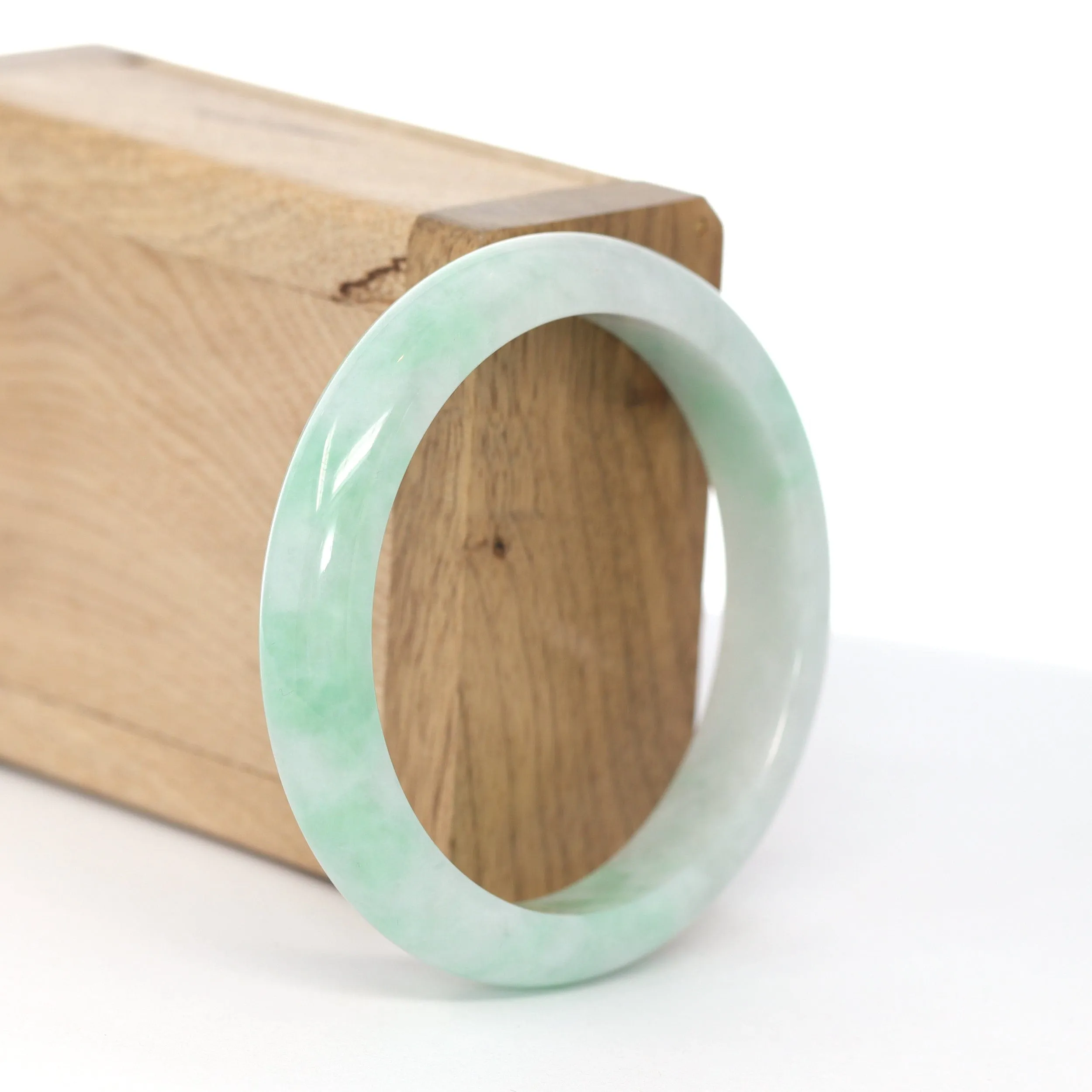 RealJade® Co. "Classic Bangle" Green Lavender Natural Jadeite Jade Bangle ( 55.84 mm ) #597