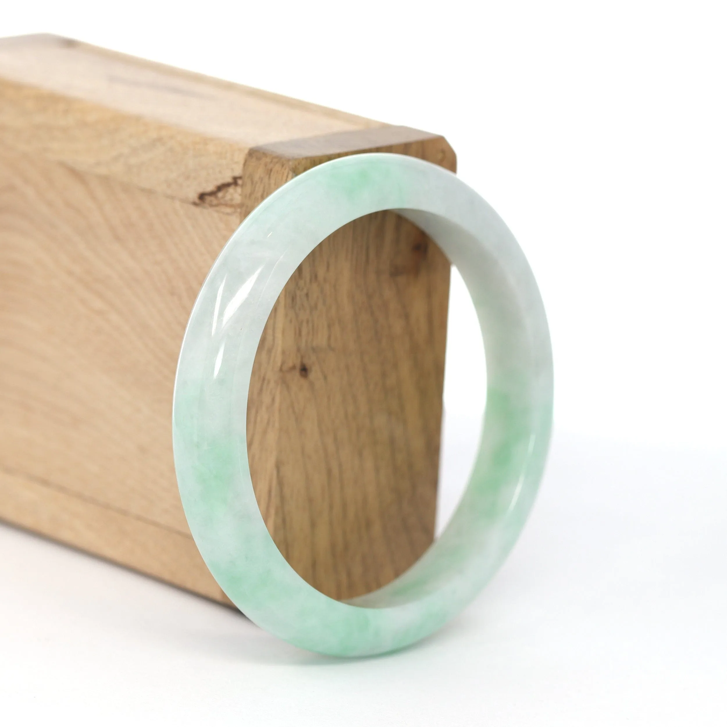 RealJade® Co. "Classic Bangle" Green Lavender Natural Jadeite Jade Bangle ( 55.84 mm ) #597
