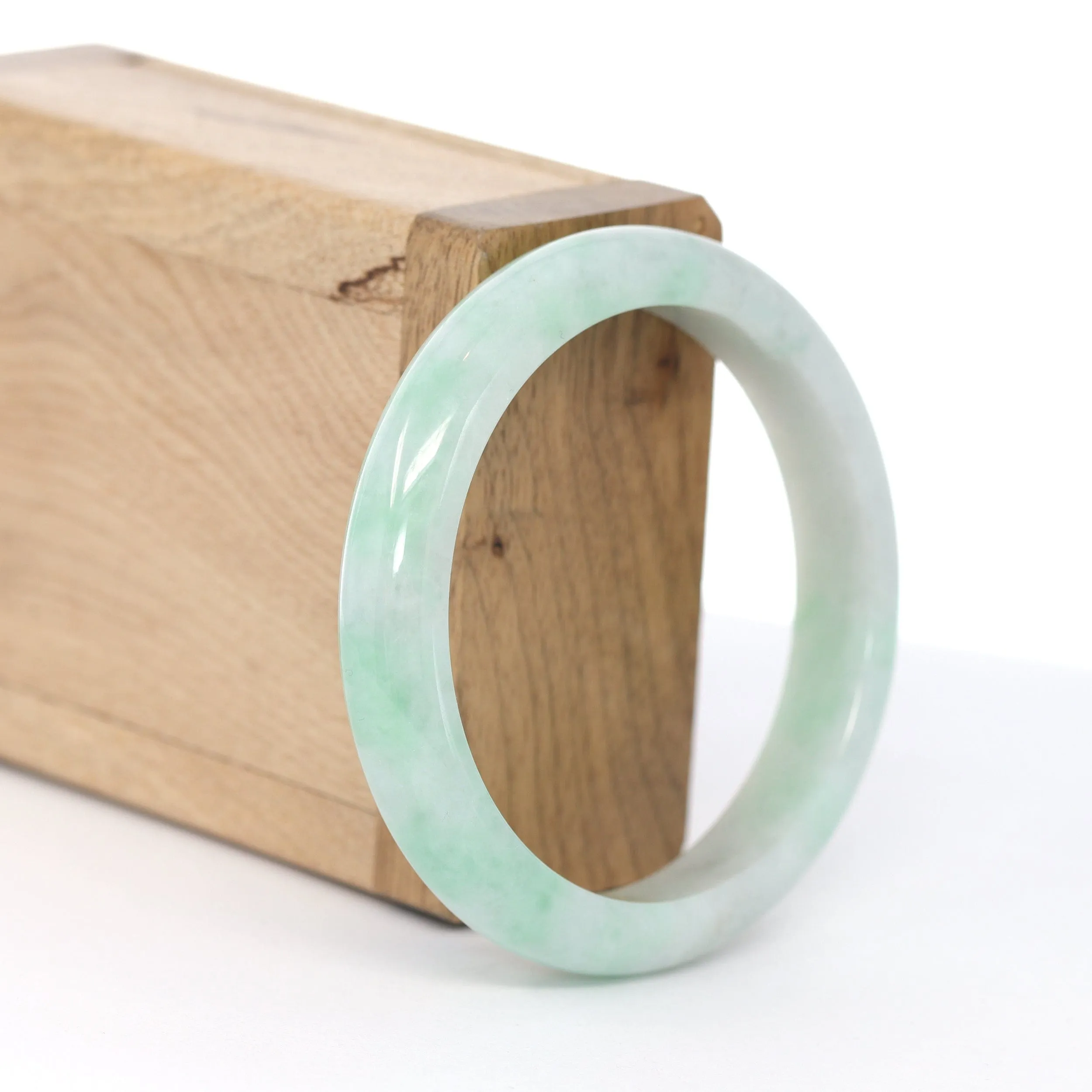 RealJade® Co. "Classic Bangle" Green Lavender Natural Jadeite Jade Bangle ( 55.84 mm ) #597