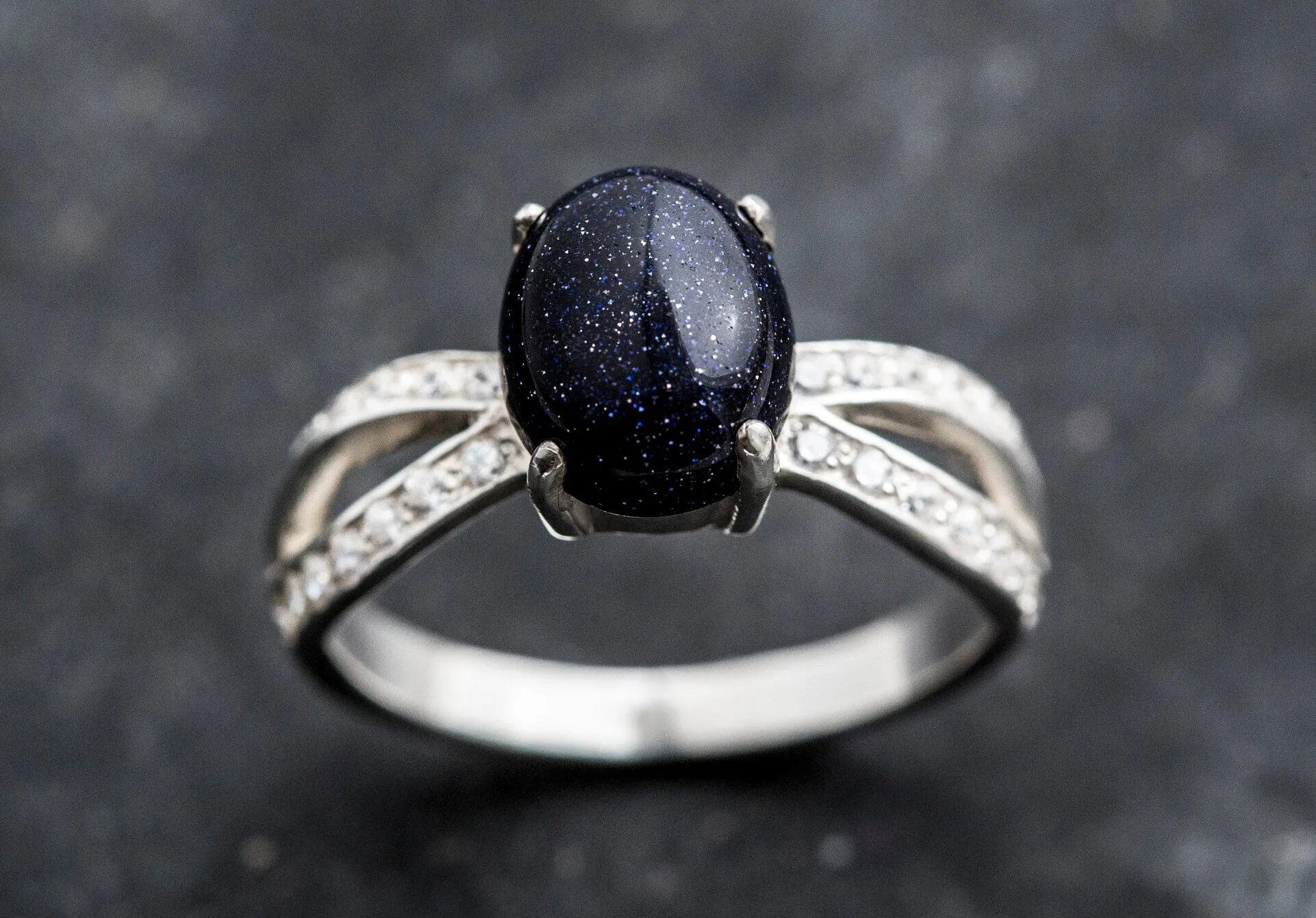 Sandstone Ring - Blue Classic Ring - Split Pave Band