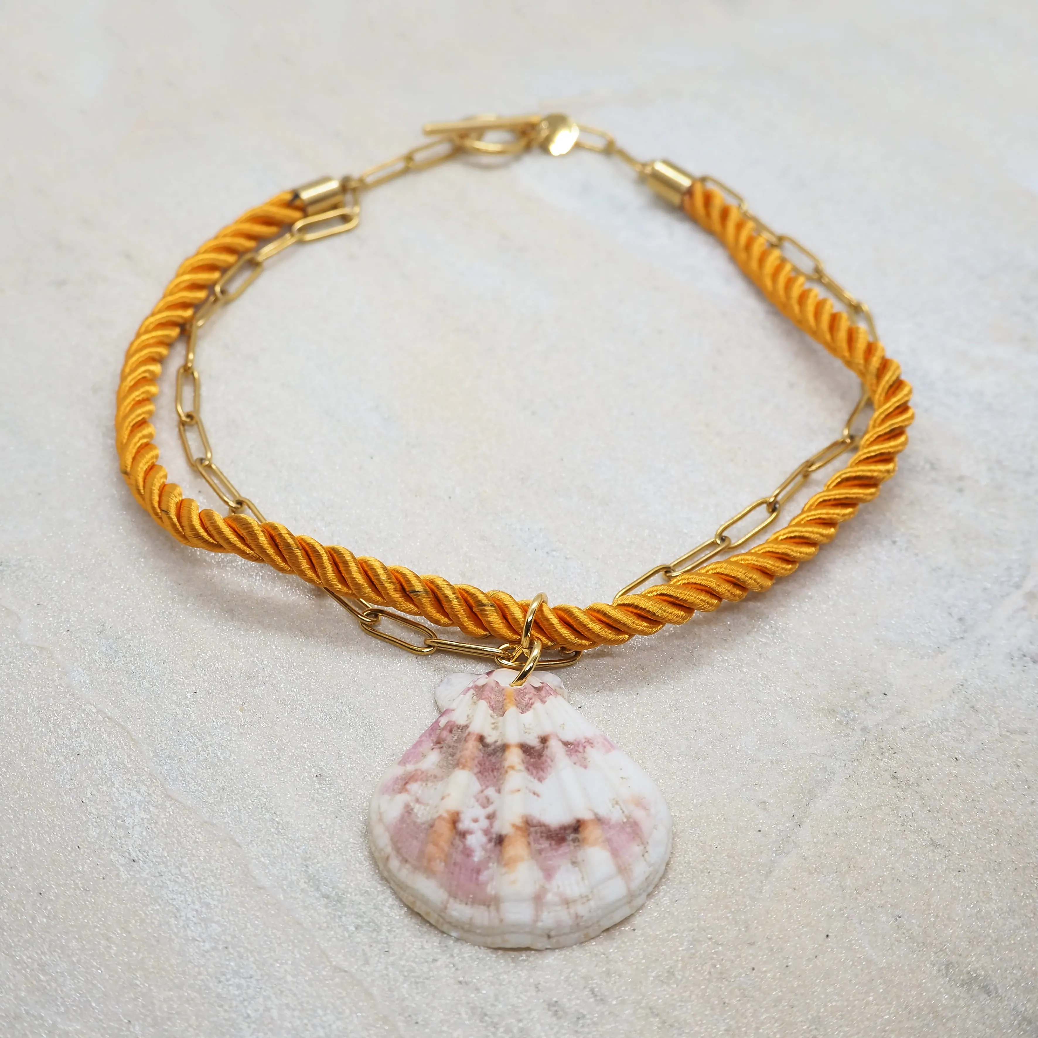 SHELLDEALER NECKLACE