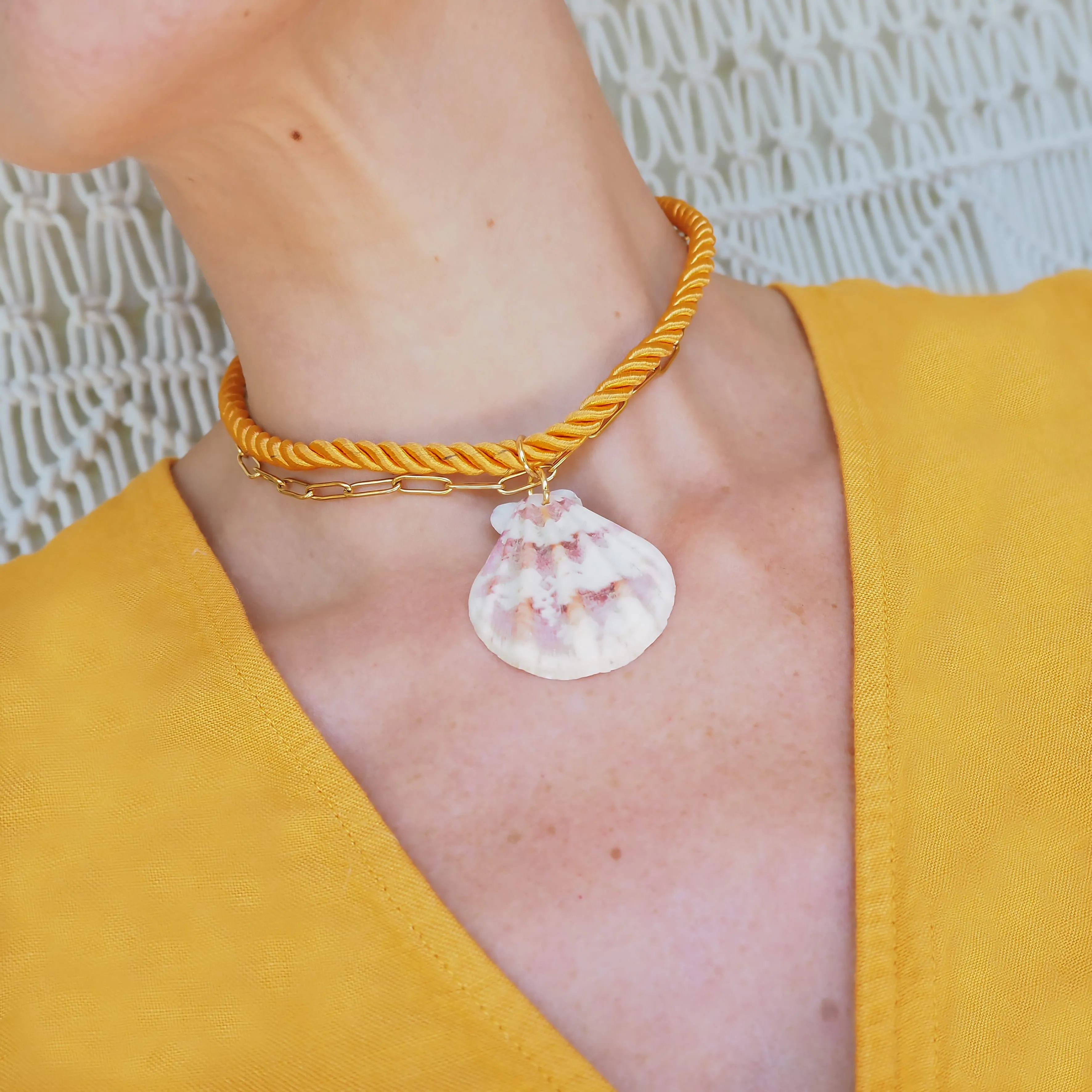 SHELLDEALER NECKLACE