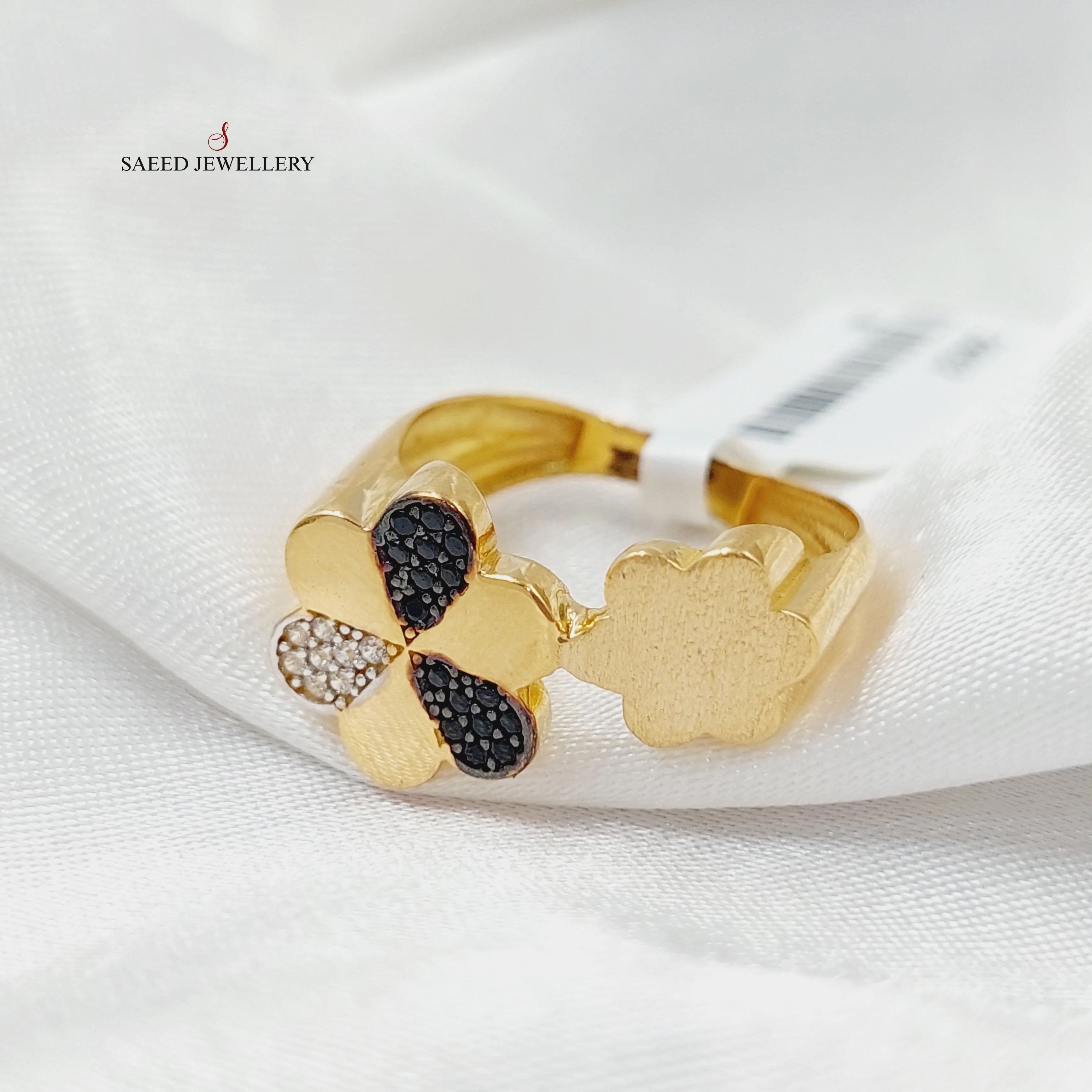 Zircon Studded Rose Ring