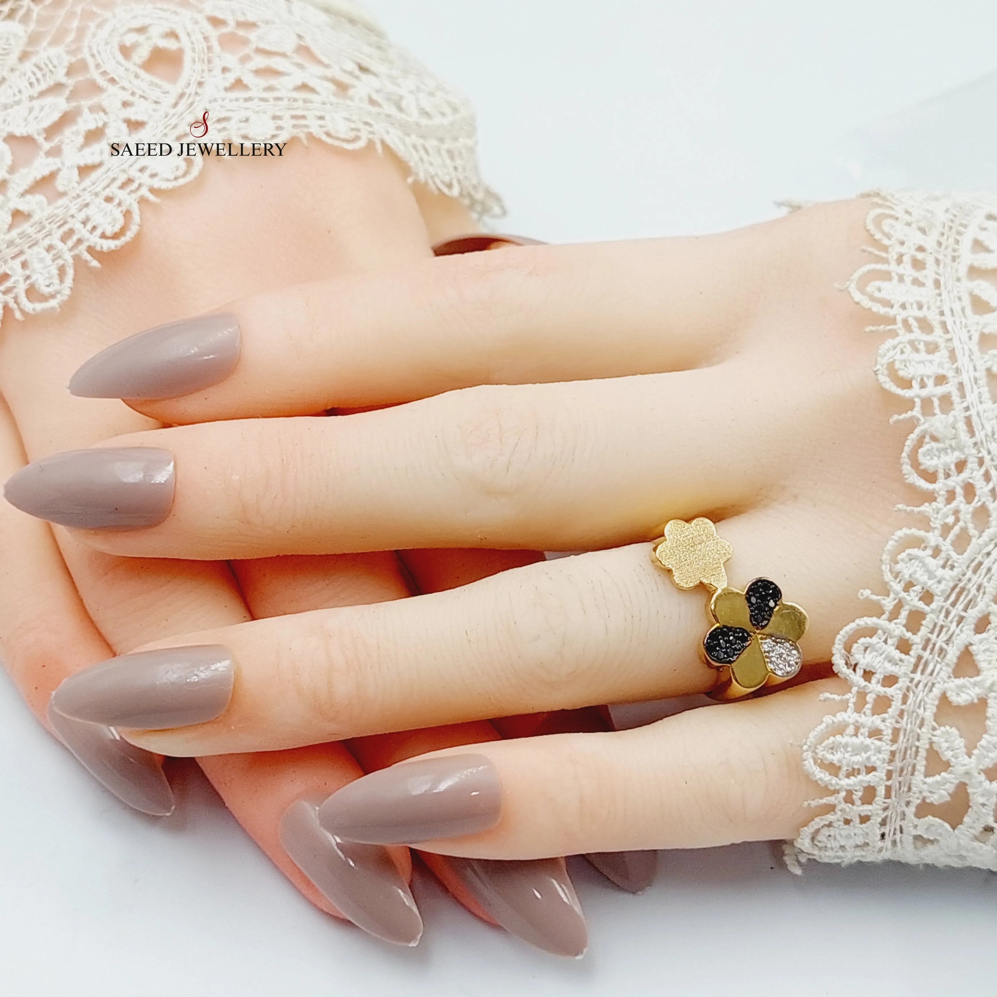 Zircon Studded Rose Ring